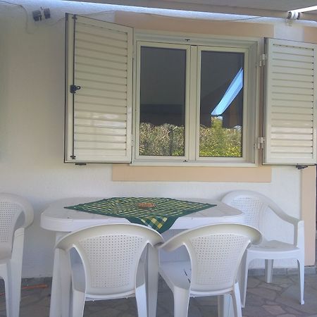 Roula'S Rooms Aegina المظهر الخارجي الصورة
